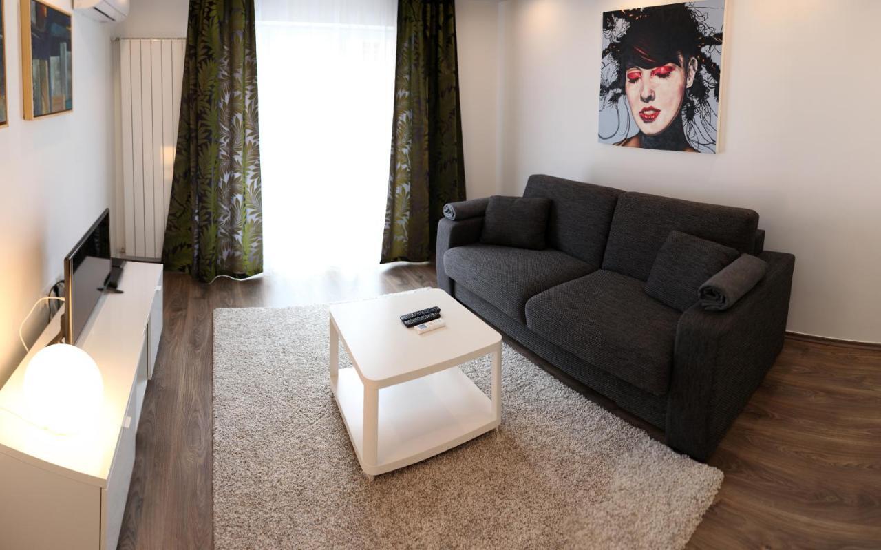 Apartment Goodmood2 With Free Parking 자그레브 외부 사진